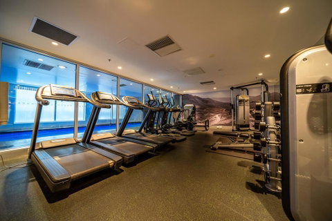 Above The Square On Hindmarsh-Pool - Gym - Carpark - Foster Accommodation 2