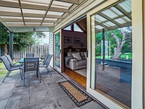 Abrahams On Bank - Foster Accommodation 1