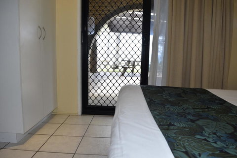 ABSOLUTE BEACH FRONT MACKAY - Comfort Resort Blue Pacific - Foster Accommodation 2