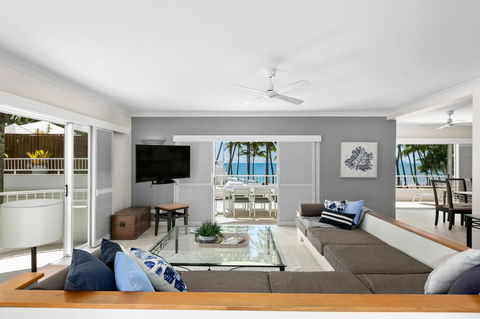 Absolute Beachfront Apt. With Private Pool In Alamanda Beachfront Resort (48) - Foster Accommodation 2