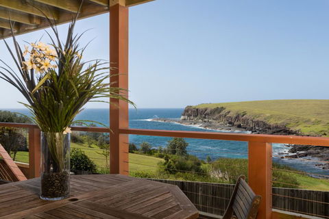 Absolute Oceanfront Cottage - Foster Accommodation 0
