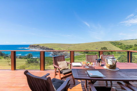 Absolute Oceanfront Cottage - Foster Accommodation 3