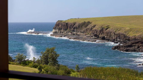 Absolute Oceanfront Cottage - Foster Accommodation 1