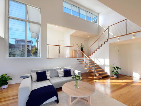 Absolute Waterfront - Foster Accommodation 3