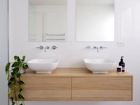 Absolute Waterfront - Foster Accommodation 2