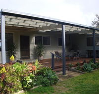 Absolute Waterfront - Foster Accommodation