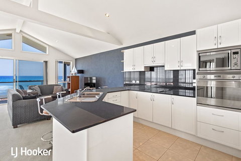 Absolute Waterfront @ Anna Bay - Foster Accommodation 1