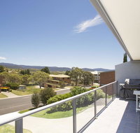 Acacia 2 - Luxurious Holiday Townhouse - Foster Accommodation