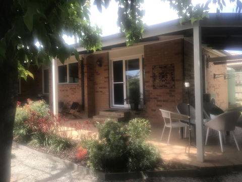 Acacia House - Central Healesville - Yarra Valley - Foster Accommodation 3