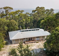 Acacia Lakehouse - The lake at your doorstep - Foster Accommodation