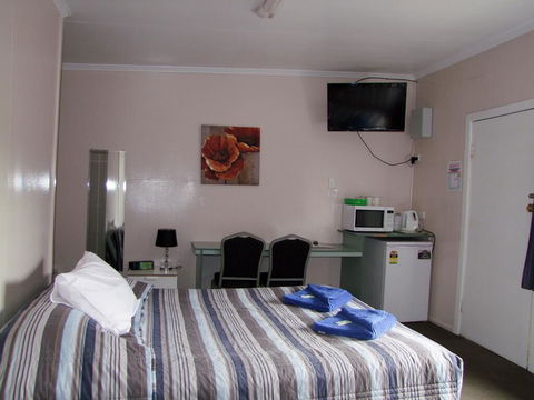 Acacia Motel - Foster Accommodation 1