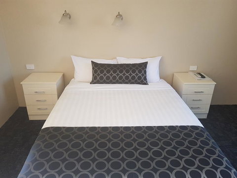 Acacia Motel - Foster Accommodation 1