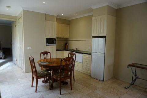 Acacia Terraces - Foster Accommodation 2
