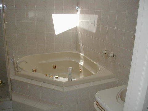 Accommodation Sydney North - Forestville 4 Bedroom 2 Bathroom House - Foster Accommodation 3