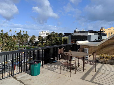 Acland Street Studio Apartment FREE PARKING - Foster Accommodation 2