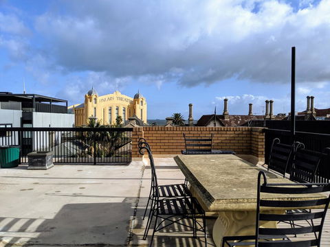 Acland Street Studio Apartment FREE PARKING - Foster Accommodation 1