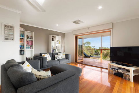 Acqua Vista - Water View, Fireplace, Walk To Beach - Foster Accommodation 1