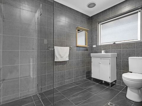 Adelaide Holiday Homes - Foster Accommodation 1