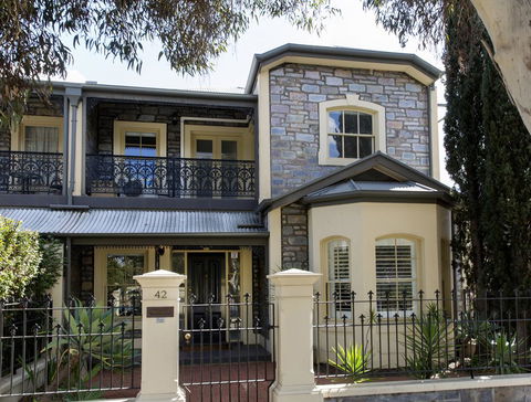 Adelaide Mackinnon - Foster Accommodation 1