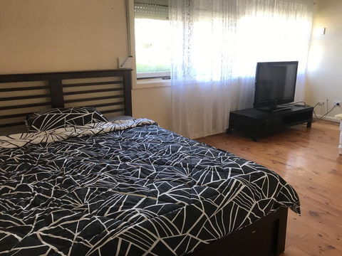 Adelaide Northern B&B - Foster Accommodation 0