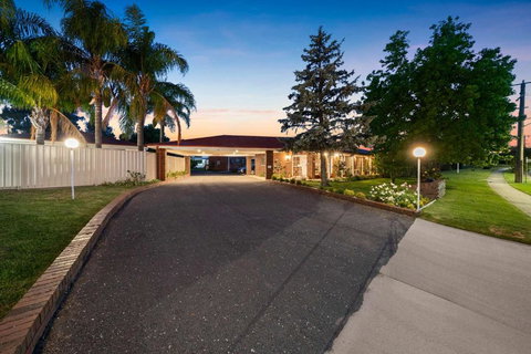 Econo Lodge Border Gateway Wodonga - Foster Accommodation 4