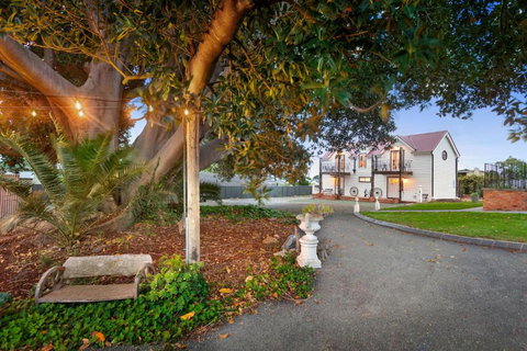 Duart Stables - Foster Accommodation 1