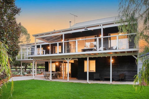 Eagle Bay Summerhaus - Foster Accommodation 0