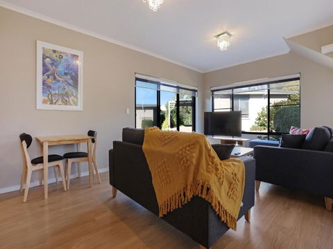 Eagle Heights Holiday Units - Foster Accommodation 2