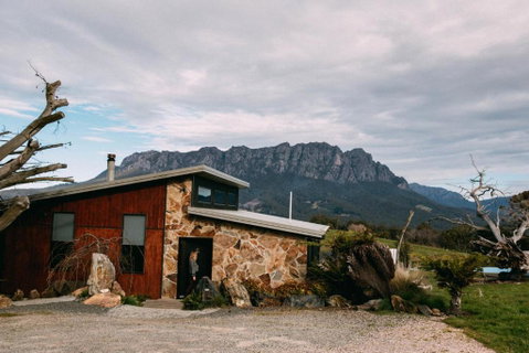 Eagles Nest Retreat - Foster Accommodation 2