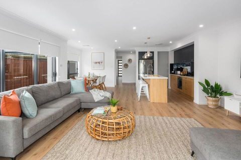 East Corrimal Escape - Beautiful Beachside Living - Foster Accommodation 3