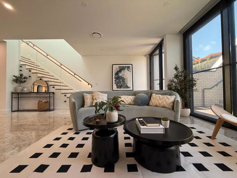 Eastgardens 4Bed 3Bath Brand New Townhouse 2 Car - Foster Accommodation 1