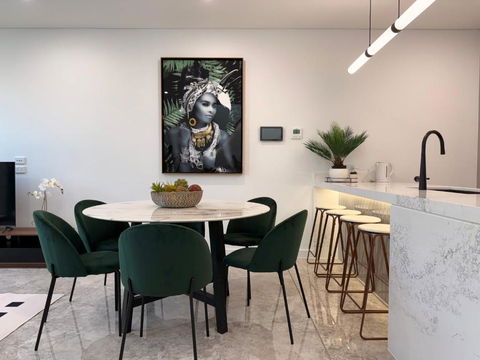 Eastgardens 4Bed 3Bath Brand New Townhouse 2 Car - Foster Accommodation 3