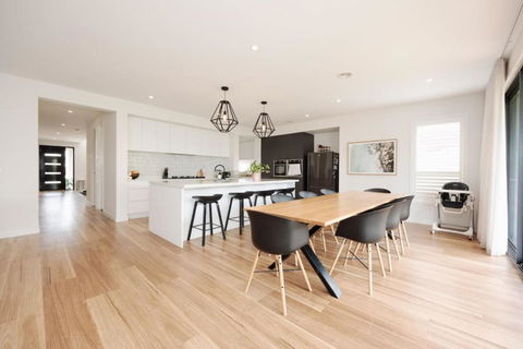 EDEN Spacious Torquay Family Escape - Foster Accommodation 0