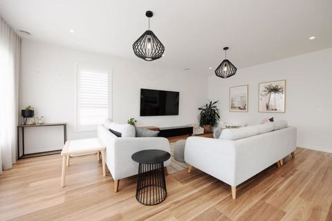 EDEN Spacious Torquay Family Escape - Foster Accommodation 1