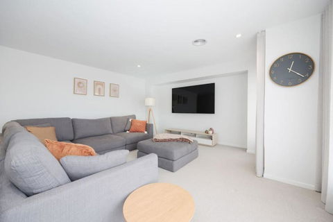 EDEN Spacious Torquay Family Escape - Foster Accommodation 3