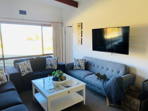 ELM Accommodation - Merrijig - Foster Accommodation 4