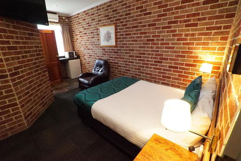 Exies Bagtown - Foster Accommodation 2