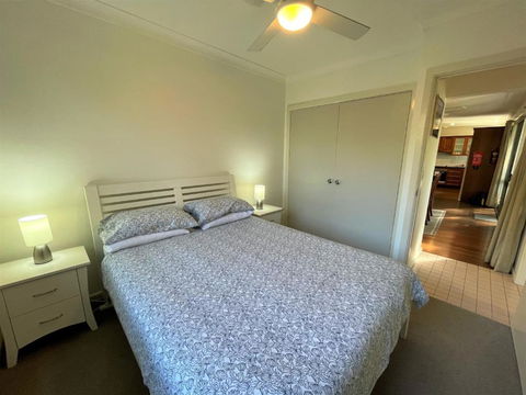 Elizabeth Beach Guest House - Foster Accommodation 3