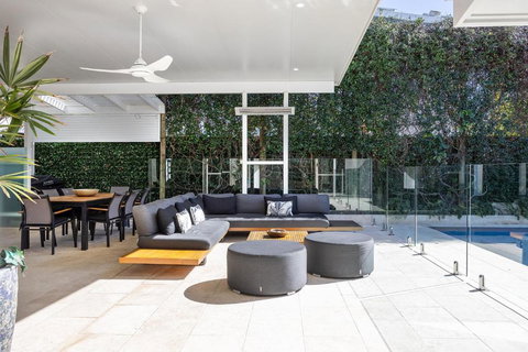 Family & Pet-Friendly Luxury Near Hastings St - Foster Accommodation 3