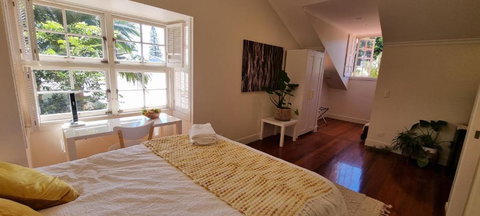 Fab 4brm Home With Pool A 15 Min Walk To Beach - Foster Accommodation 3