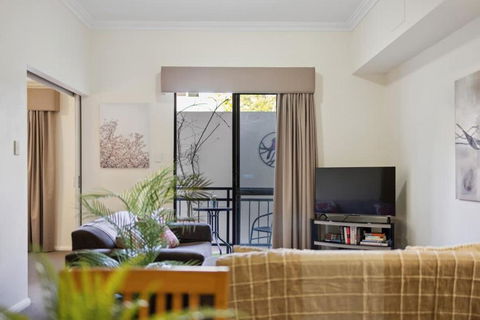 Fabulous Apt In Northbridge With Pool & WiFi - Foster Accommodation 1