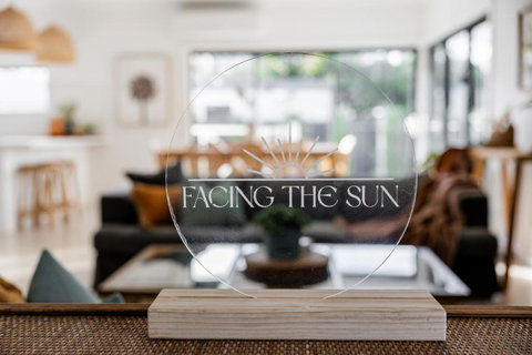 Facing The Sun 5 Min Walk To Beach & Sleeps 8 - Foster Accommodation 4