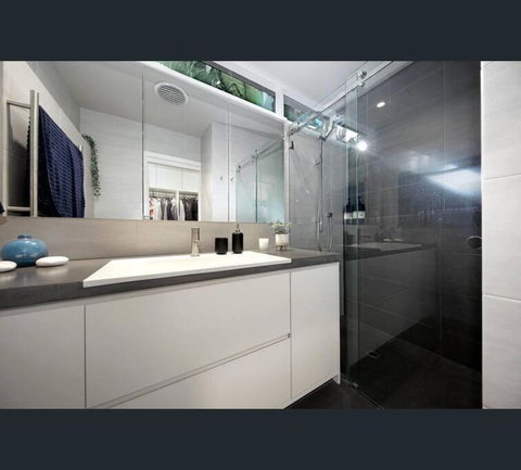 Family And Resort-style Setting - Foster Accommodation 3