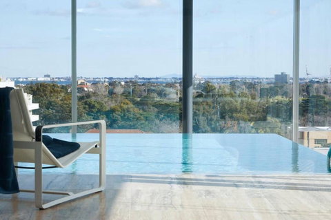 Fawkner Residence 1B2B Condo Smart TV - Foster Accommodation 0