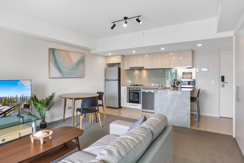 Feel The Sea Breeze: 1-Bed Alfresco Dining & Pool - Foster Accommodation 0