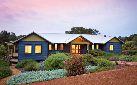 Fish Frog - Foster Accommodation 0