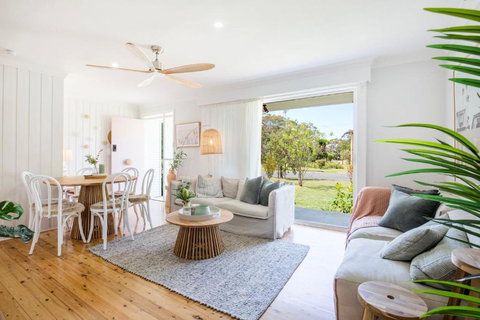 Fleur De Chalet - Pet Friendly - 10 Mins Walk To Beach - Foster Accommodation 1