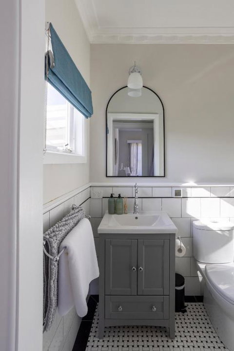 FOREST CORNER - 3 BEDROOM WEATHERBOARD, TRENTHAM - Foster Accommodation 4