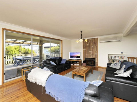 Fingal Beach House - Foster Accommodation 1