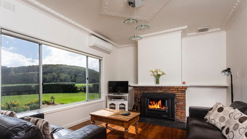 Farm House - Foster Accommodation 0